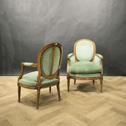 Bergère et fauteuil médaillon cabriolet en...
