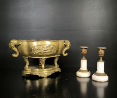 Jardinière en bronze et son support (Chine...