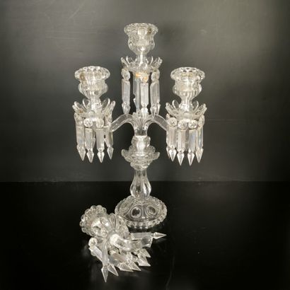 BACCARAT. Candélabre à quatre lumières en...