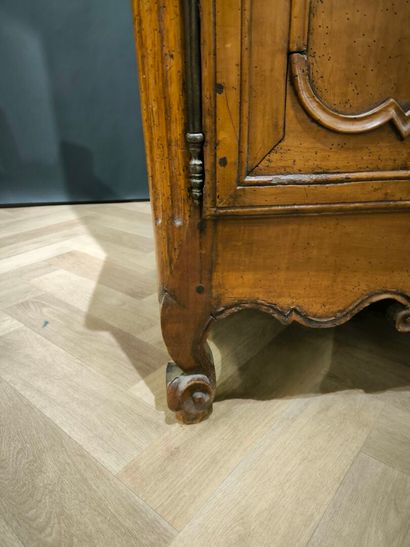 Buffet deux corps en bois naturel, ouvrant...