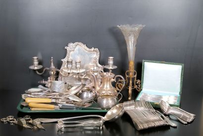 Arts de la table. Ensemble en métal et métal...