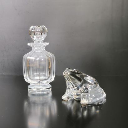 BACCARAT
- Flacon en cristal taillé à pans....