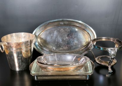 Important lot de métal et métal argenté :...