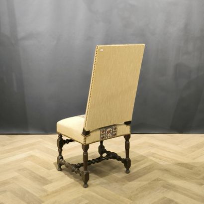 Chaise à haut dossier en bois naturel, piétement...