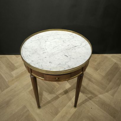Table de bouillotte en acajou et placage...