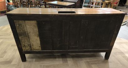 Grand buffet bressan en bois naturel sculpté...
