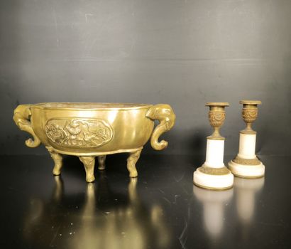 Jardinière en bronze et son support (Chine...