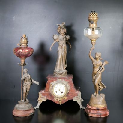 Lot: pendule en marbre rouge et jeune femme...