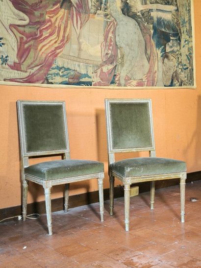 Paire de chaises en bois, garniture de velours...