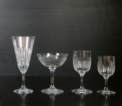 BACCARAT. Ensemble de verres en cristal modèle...