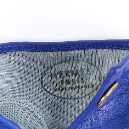 HERMES. Pair of gloves in purple lambskin,...