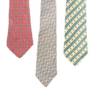HERMES. 3 silk ties, dominant red/ green/...