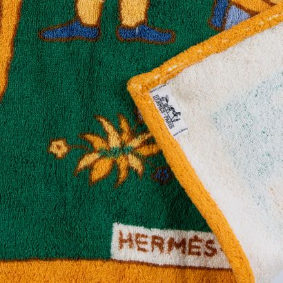 HERMES. Cotton bath towel decorated with...