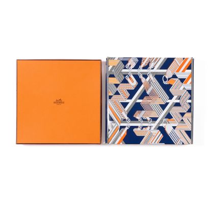 HERMES. Ronds de Marche