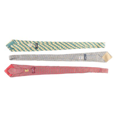 HERMES. 3 silk ties, dominant red/ green/...
