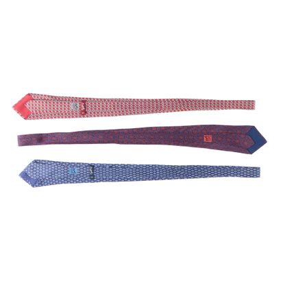 HERMES. 3 silk ties: octagons and red background,...