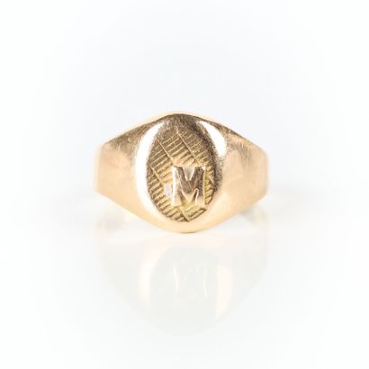 Chevalière in gold (750‰), engraved 