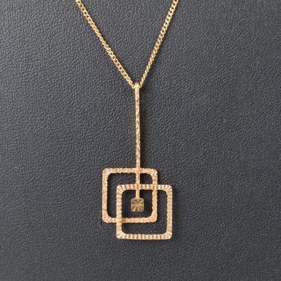 Gold geometric pendant from 1960-70. 38 mm.
And...