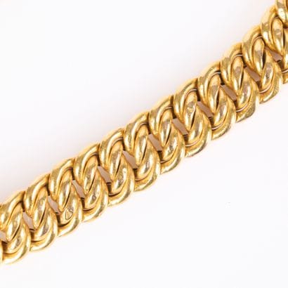 American-style gold bracelet. Accidents....