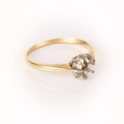 Gold (750‰) and platinum ring setting. TDD...