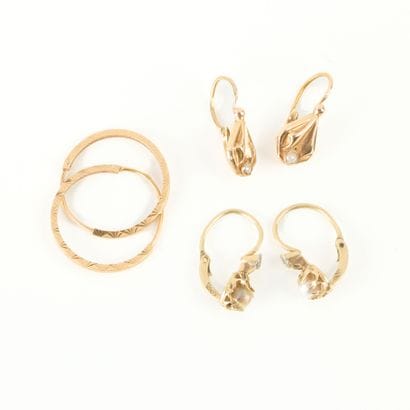 3 pairs of gold earrings: creoles, dormeuses...