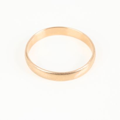 Gold wedding band. TDD 63-64. 3.40 g 18 ...