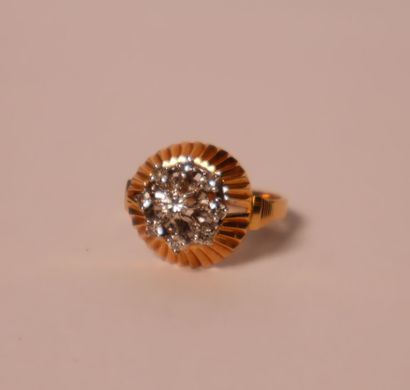 Yellow gold ring with radiating decoration,...