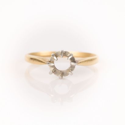 Gold (750‰) and platinum ring setting. TDD...