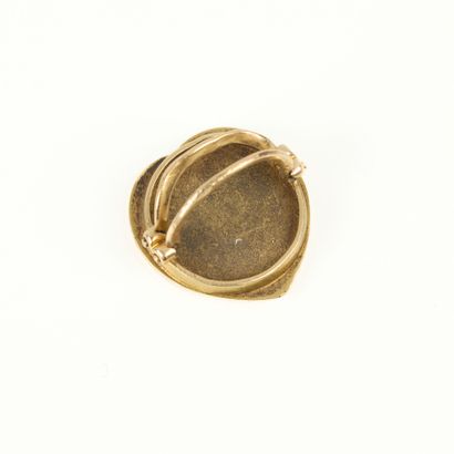 Gold heart clip (750‰), profile of the virgin...