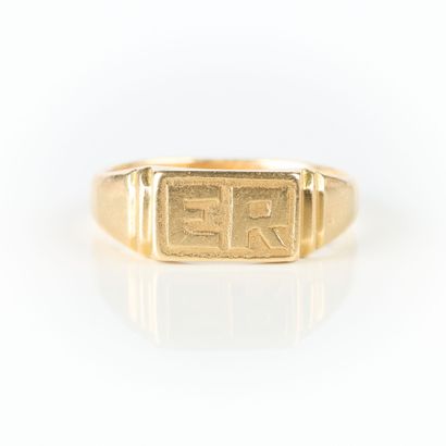 Chevalière in gold (750‰), figured 