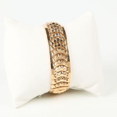 Pink gold articulated bracelet. Circa 1950-60....