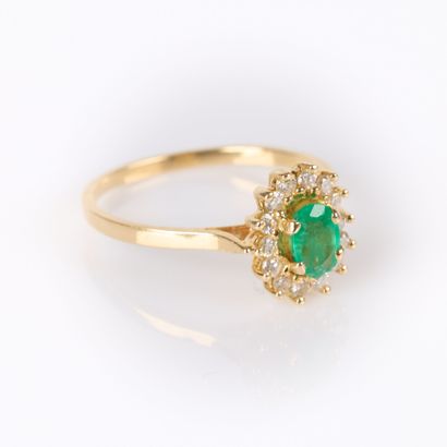 Gold (750‰) daisy ring, set with an oval...