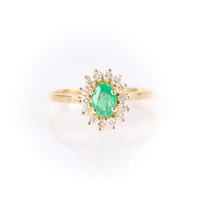 Gold (750‰) daisy ring, set with an oval...
