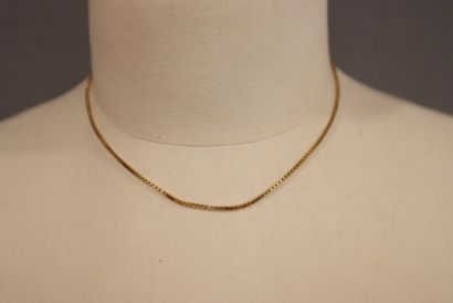 Venetian link chain in yellow gold.
Length:...