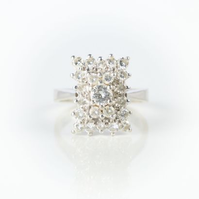 White gold ring featuring a rectangular motif...