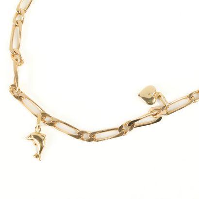 Gold curb chain with alternating horse chain,...