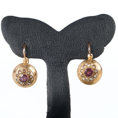 Pair of pink gold (750‰) earrings, each set...