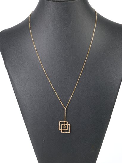 Gold geometric pendant from 1960-70. 38 mm.
And...
