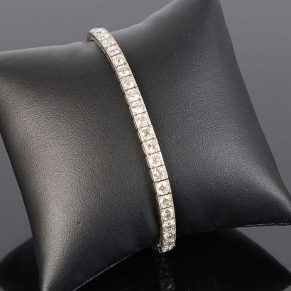 River bracelet in white gold and platinum...
