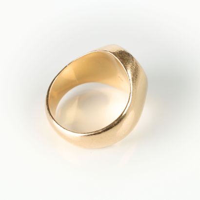 Gold signet ring engraved JF. TDD 49. 10.66...