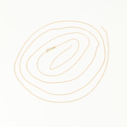 Long gold sautoir, round link, snap hook...