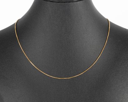 Square link gold chain. 2.76 g - 42 cm