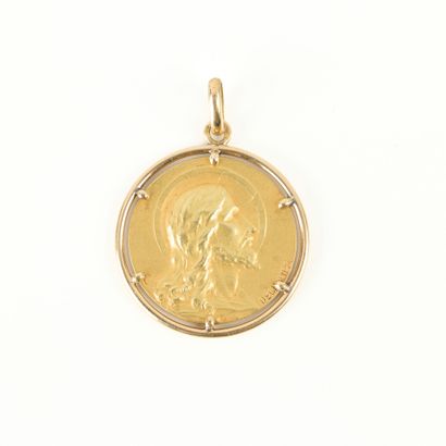 Gold medal: Christ, claw-set. Signed DESCHAMPS....