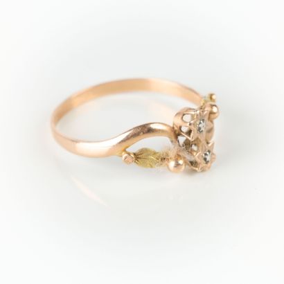 Gold toi et moi ring with floret design....