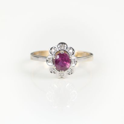 White gold (750‰) daisy ring, set with an...