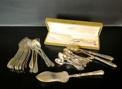 Cake server in silver and silver plated....
