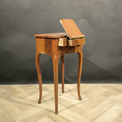 Small reading table, with inlaid wood system...