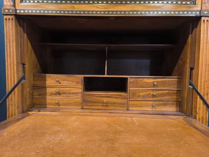 Straight desk in natural wood and veneer...
