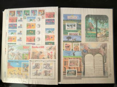 France. In 9 large binders, collection of...