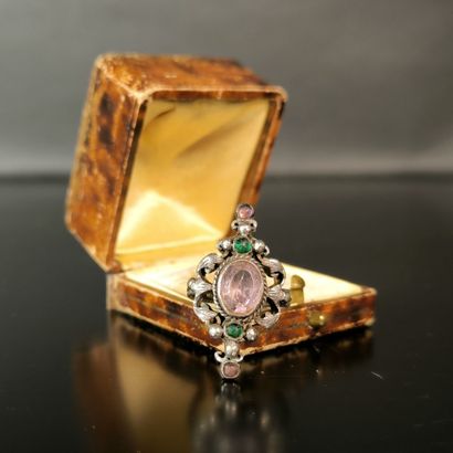 Lot: silver ring set with colored stones...